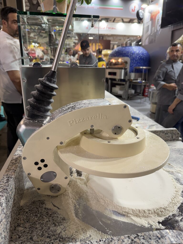 Teigpresse auf der Host Milano 2025