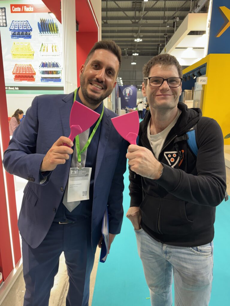 Genus Dei mit Edoardo und der pinken Teigspachtel