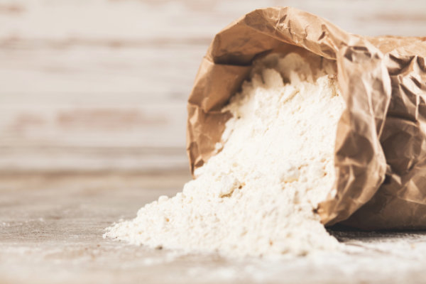 Mehlsack mit Mehl